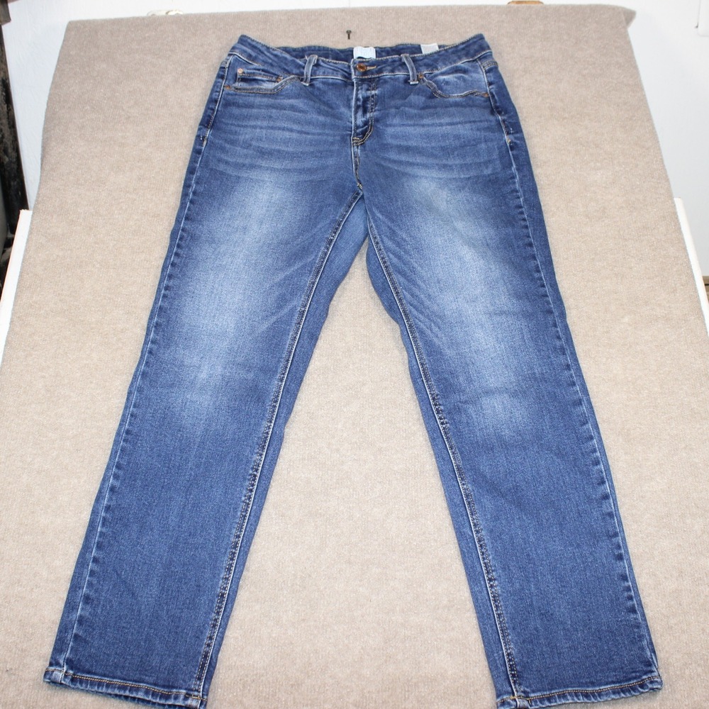 Time and True Womens Size 14 Regular Straight Leg Jeans Medium Wash Blue Denim